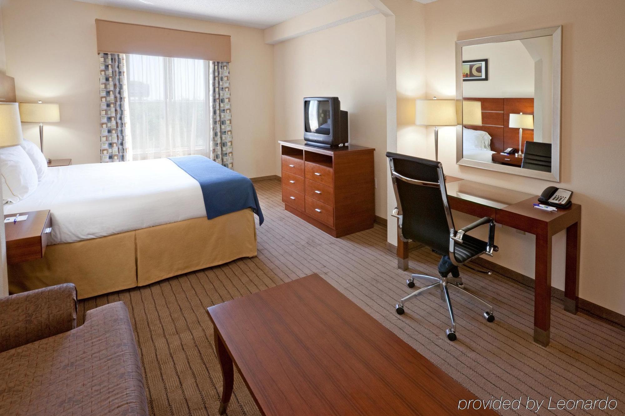 Hotel Holiday Express & - Park Central Northeast By Ihg 3*