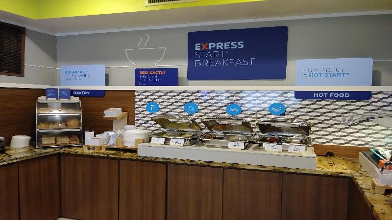Hotel Holiday Express & - Park Central Northeast By Ihg Dallas
