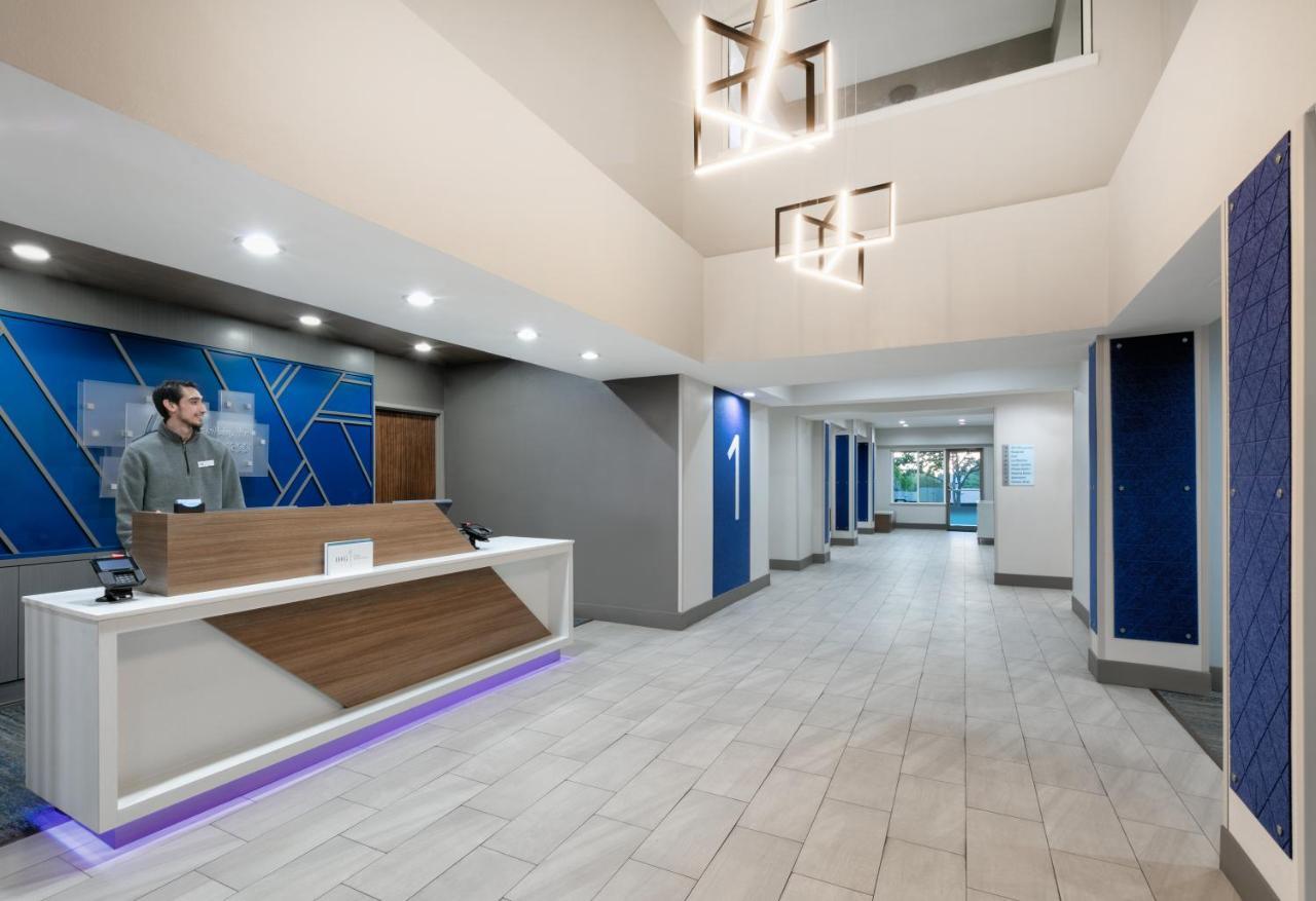 Hotel Holiday Express & - Park Central Northeast By Ihg
