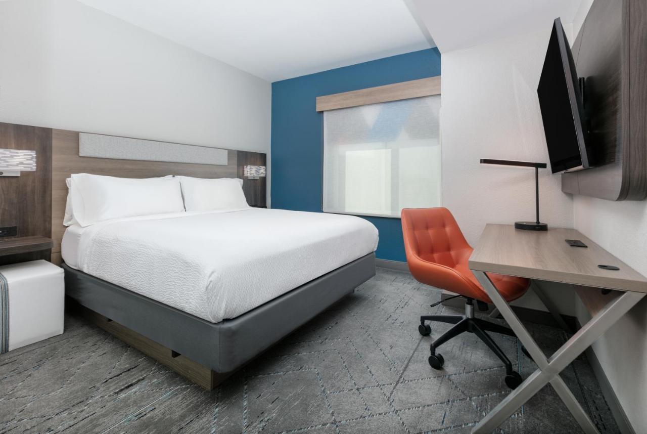 Holiday Express & - Park Central Northeast By Ihg Hotel Dallas